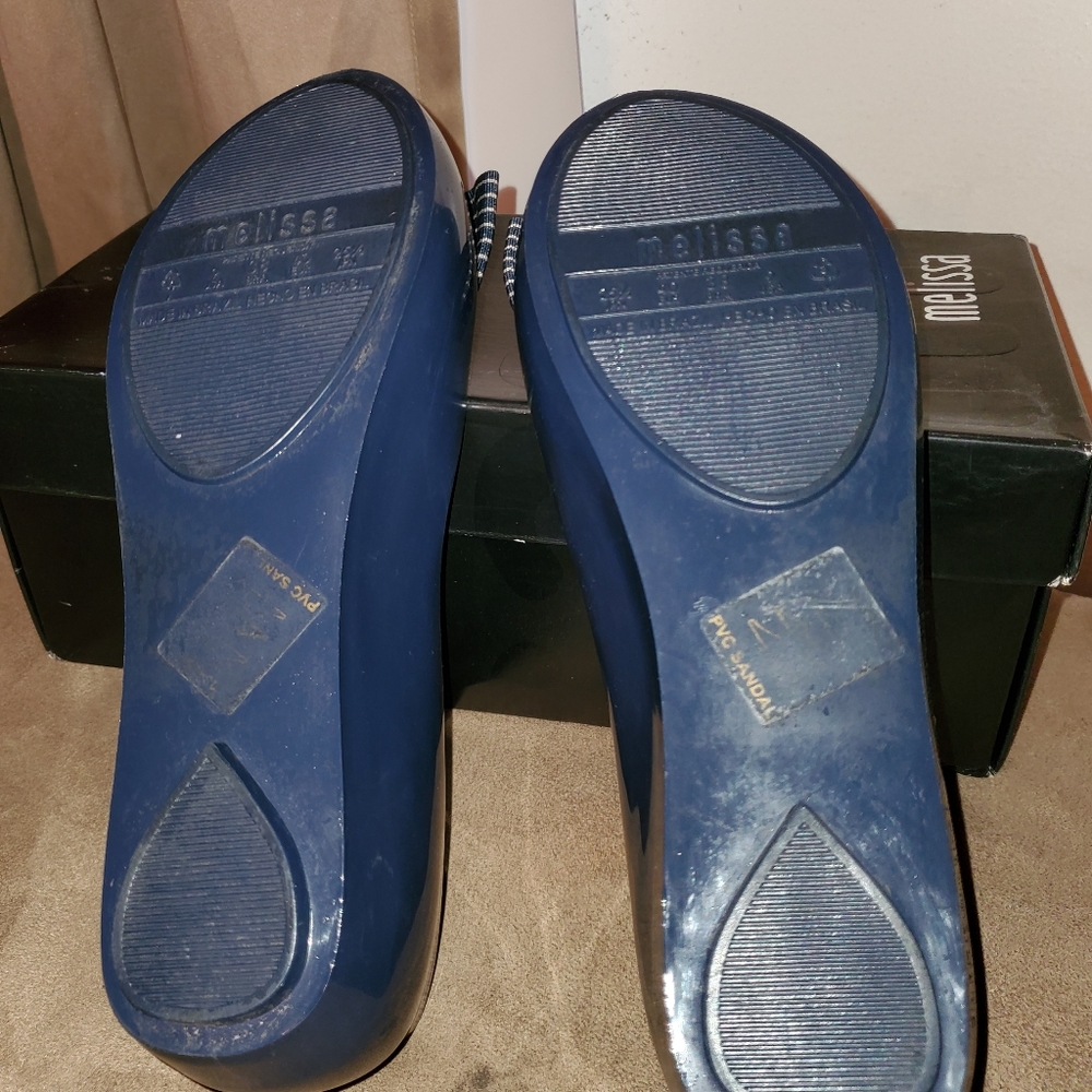 Shoes - Picture 4 of 6